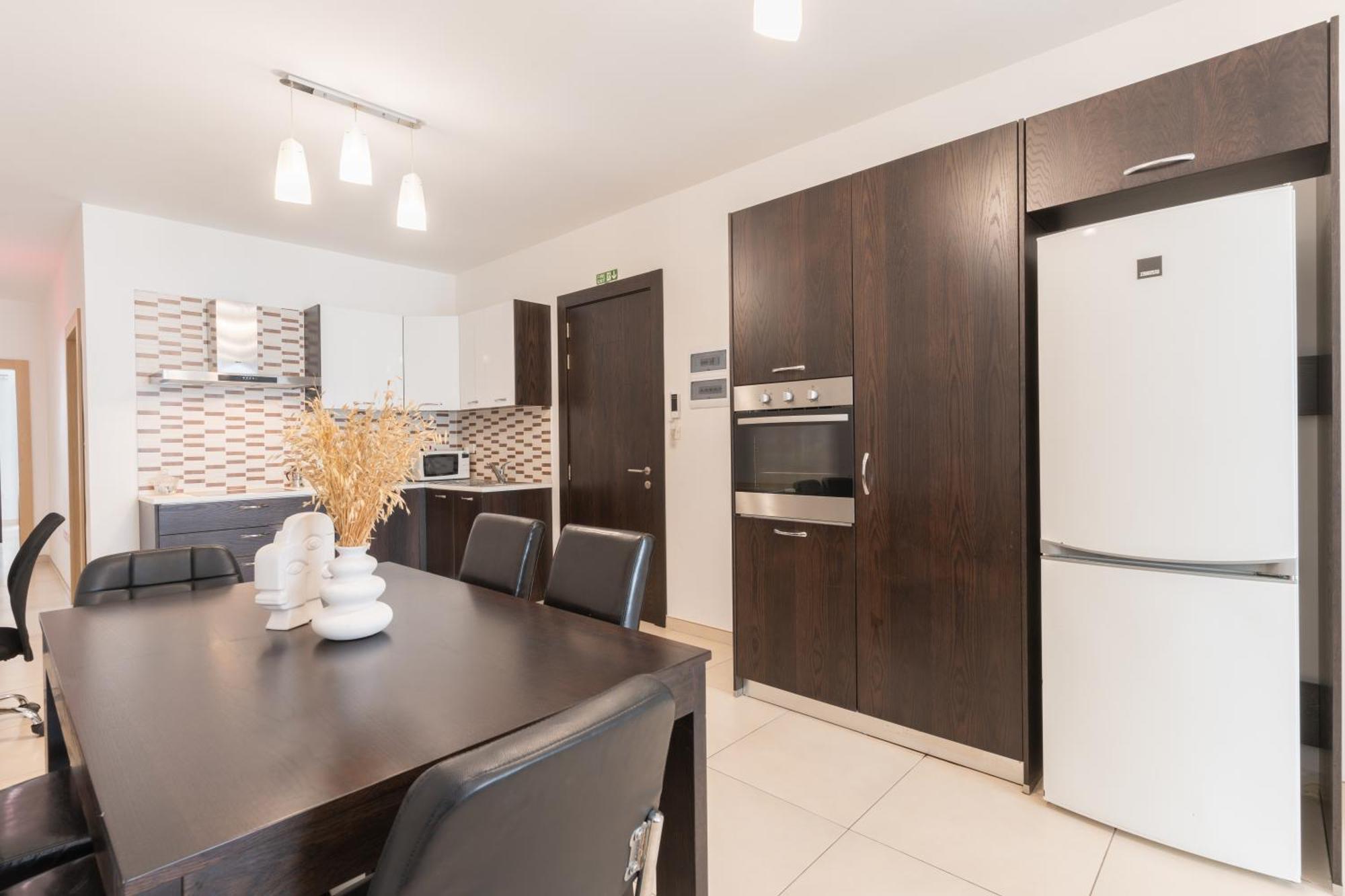 2 Bedroom In Central St Julians Prime Location In Paceville Apt 3 By Vaganza Saint Julian's Exteriér fotografie